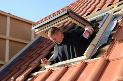 Pose de fenêtres de toit Velux à Peyrière